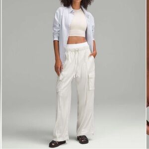Lululemon Lightweight Adjustable Mid-Rise Cargo Pant Bone Large